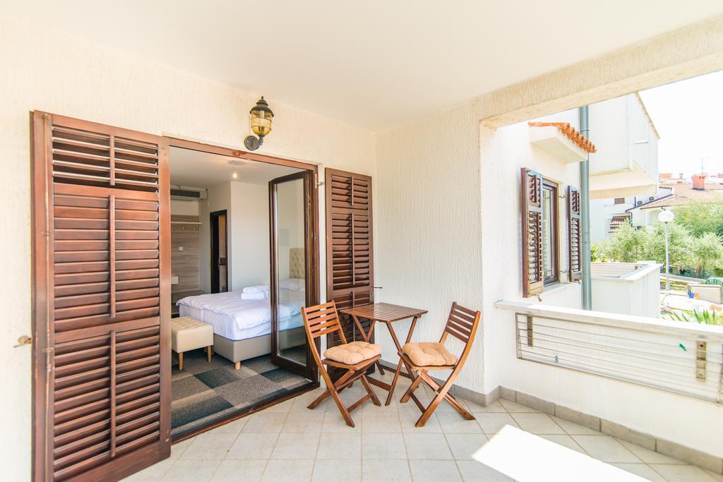 Hotel Villa Върсар Екстериор снимка