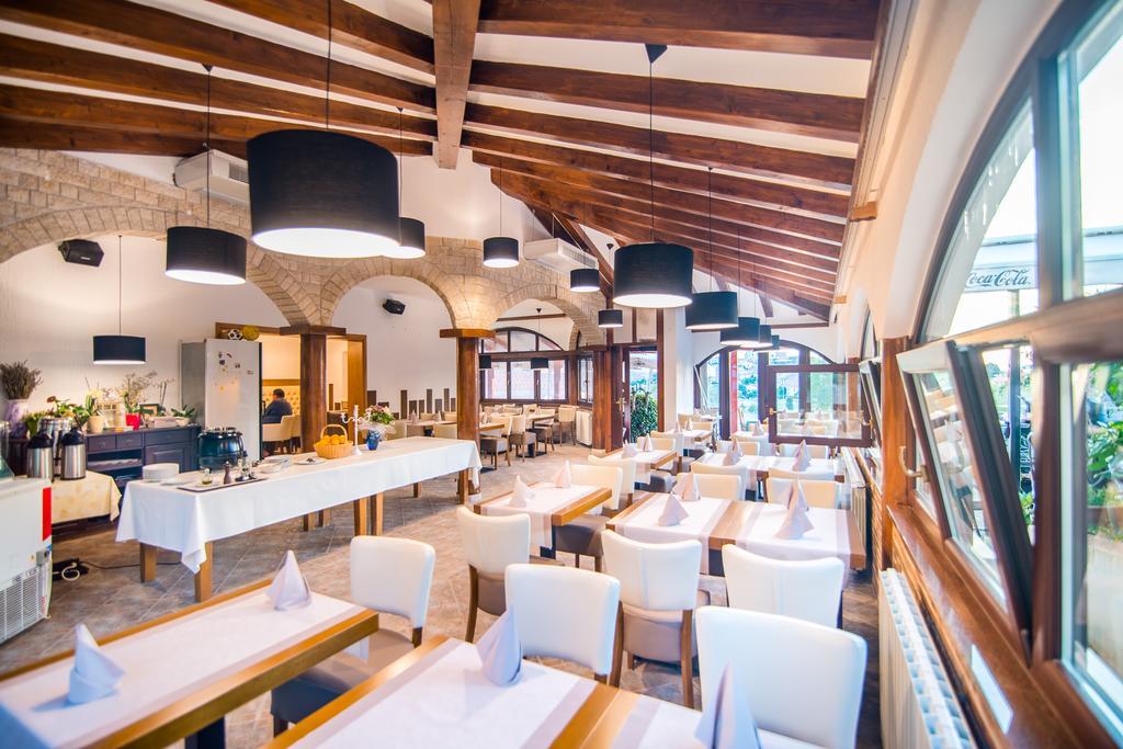 Hotel Villa Върсар Екстериор снимка