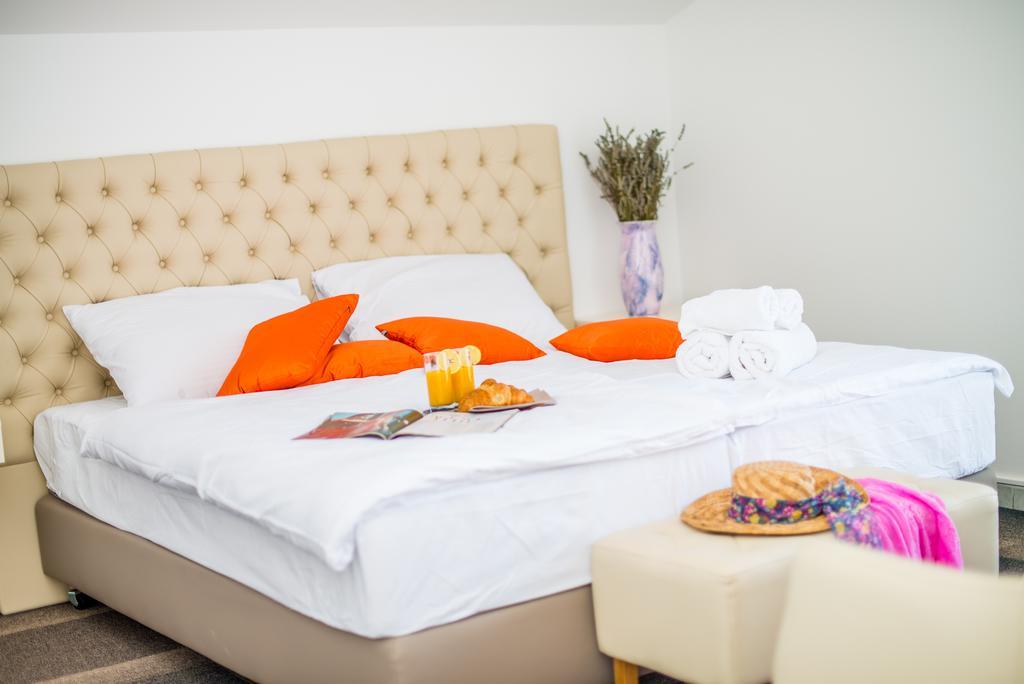 Hotel Villa Върсар Екстериор снимка