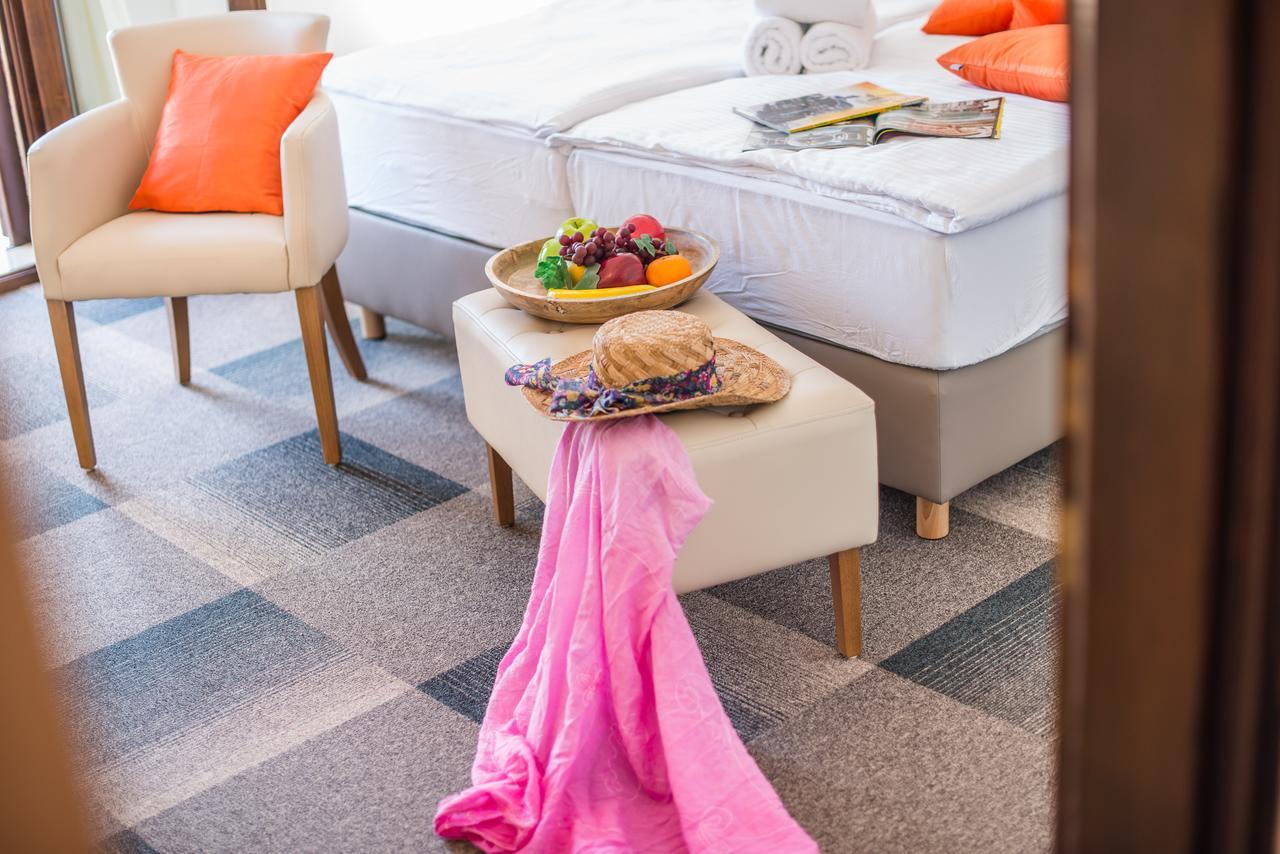 Hotel Villa Върсар Екстериор снимка