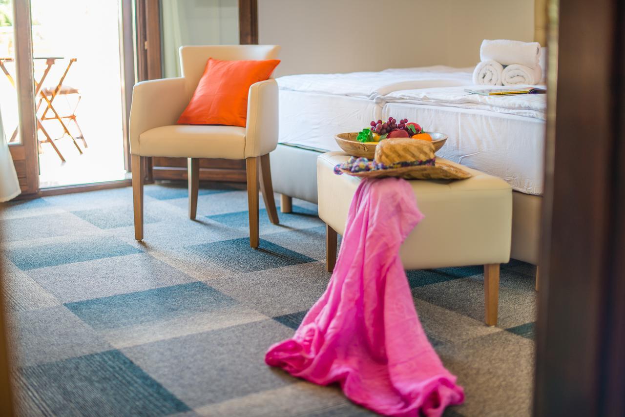 Hotel Villa Върсар Екстериор снимка