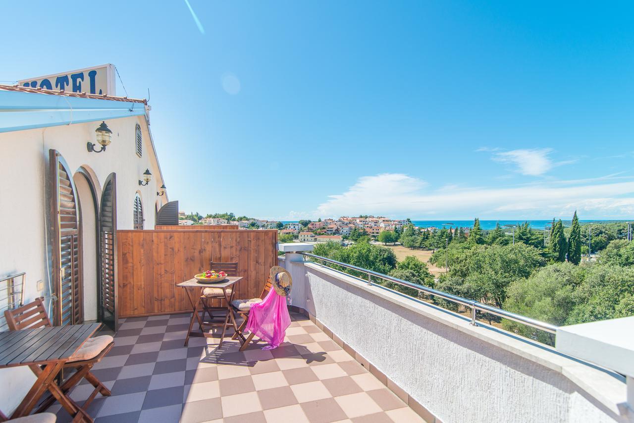 Hotel Villa Върсар Екстериор снимка